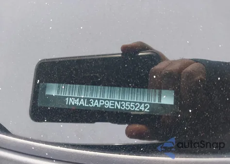 2014 Nissan Altima 2.5 S z USA, uszkodzony, nr VIN 1N4AL3AP9EN355242